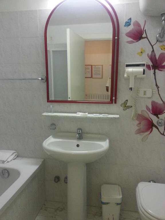 Camere Da Aldo in centro Sirolo Quarto foto